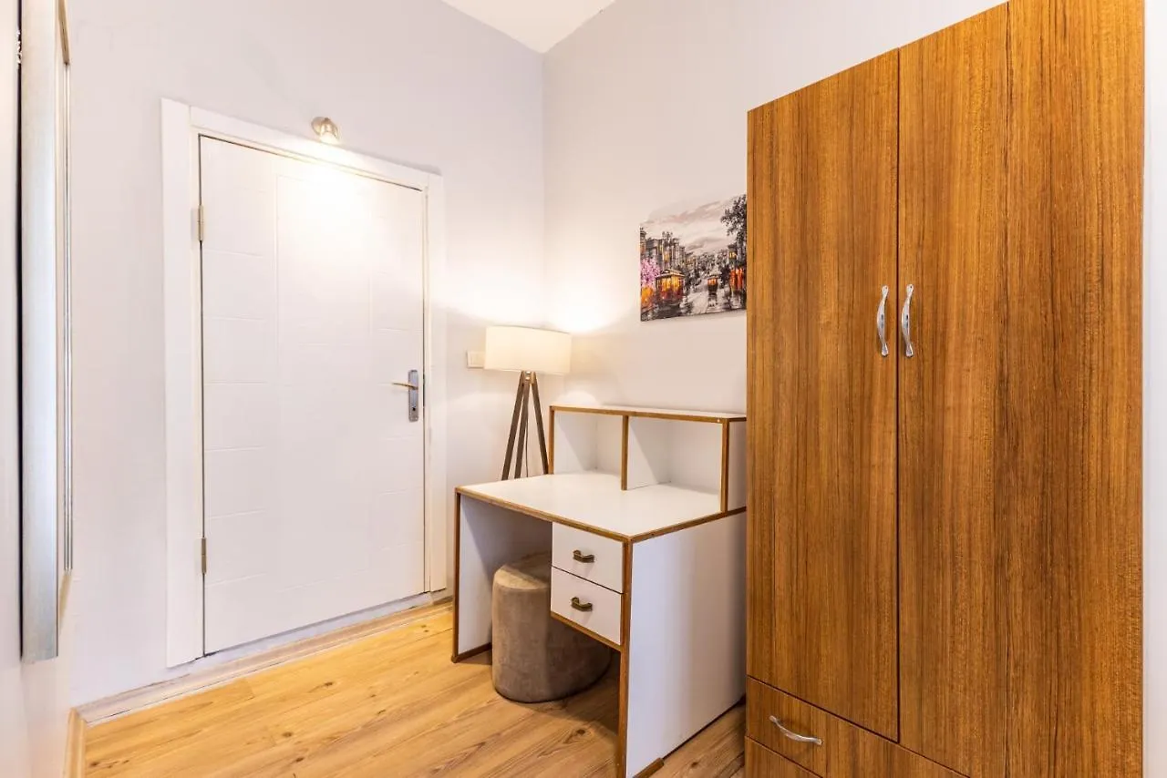 Lovely Flat Near Shore And Trendy Spots In Kadikoy Istanbul